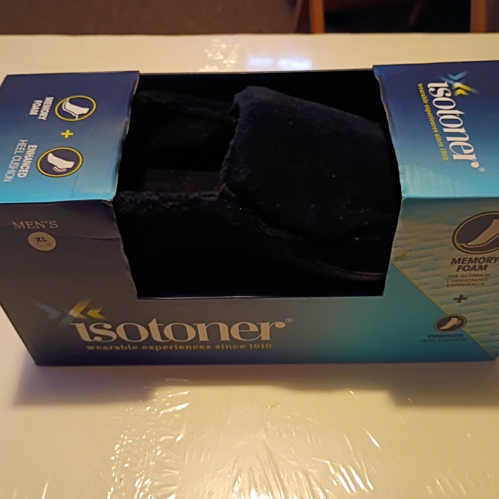 Men Black Isotoner XL Memory Foam Shoe New